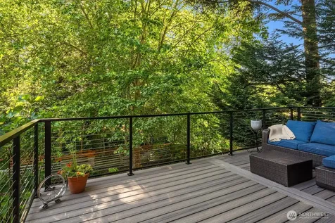 4261 244th Place SE Sammamish WA 98029