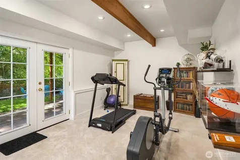 4261 244th Place SE Sammamish WA 98029