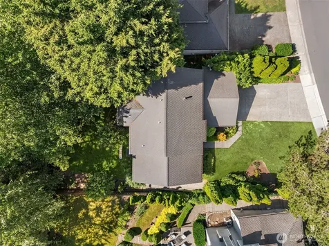 4261 244th Place SE Sammamish WA 98029