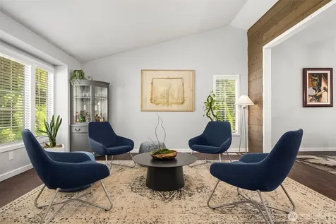 4261 244th Place SE Sammamish WA 98029