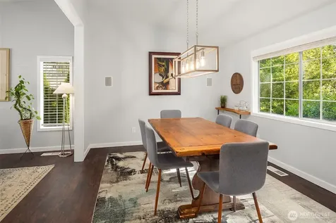 4261 244th Place SE Sammamish WA 98029