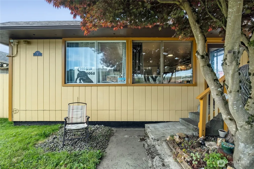 2523 Simpson Avenue Aberdeen WA 98520
