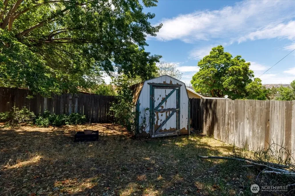 21 Diamond Street Electric City WA 99123