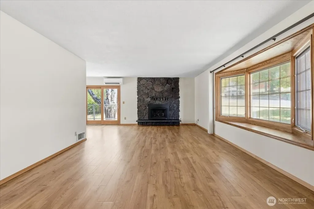 21 Diamond Street Electric City WA 99123