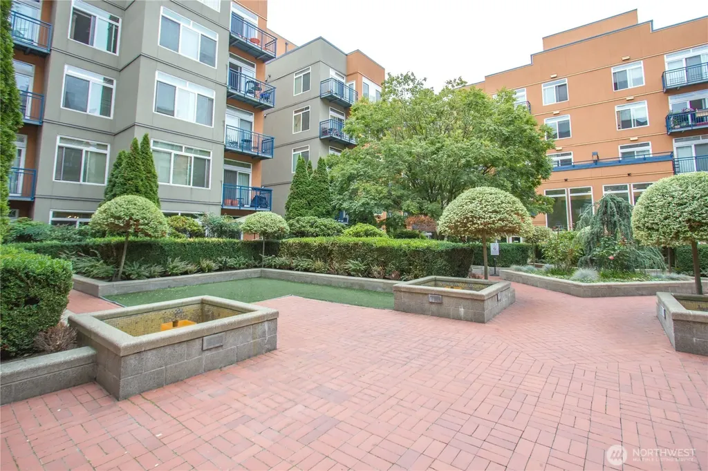2414 1st Avenue Seattle WA 98121