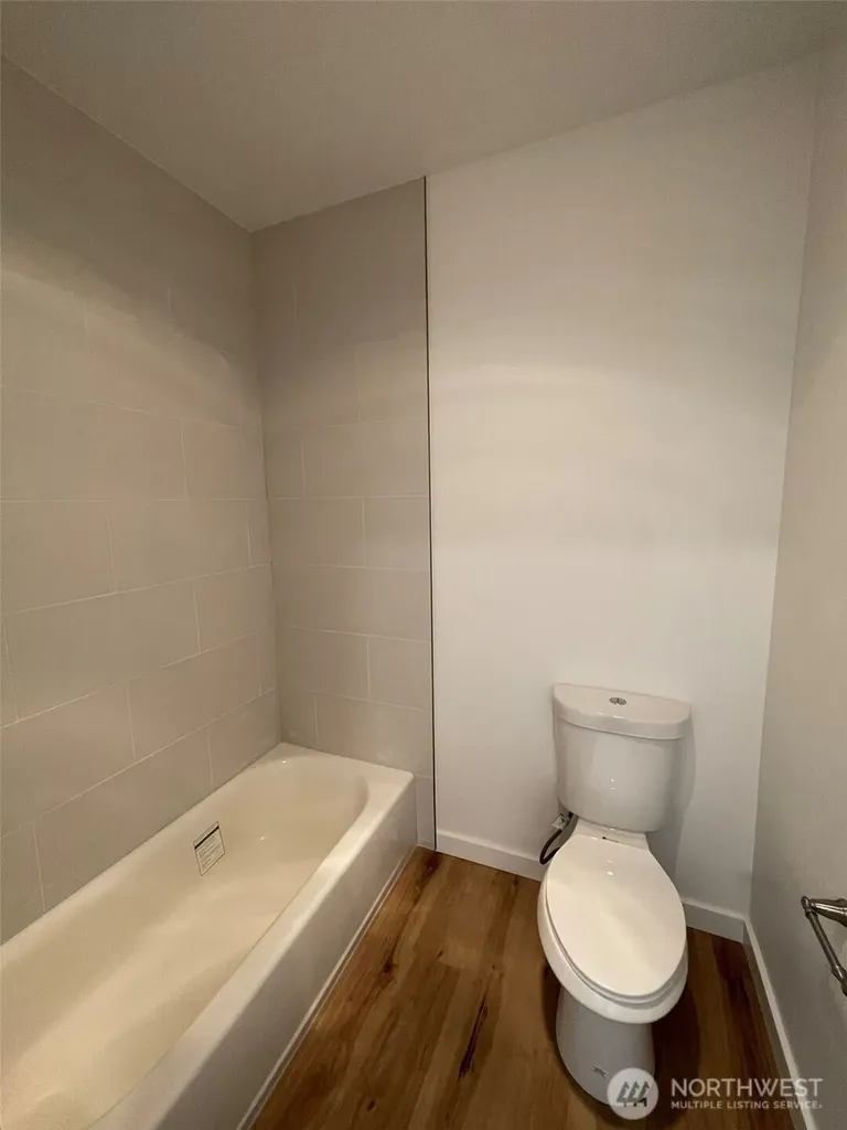 2414 1st Avenue Seattle WA 98121
