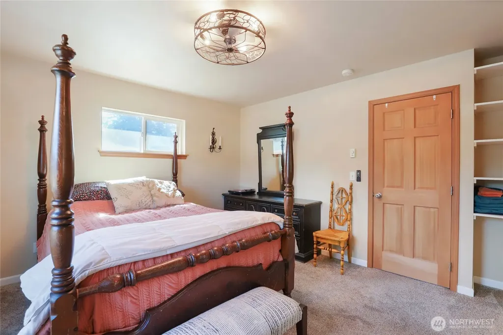 360 NE Max William Loop Poulsbo WA 98370