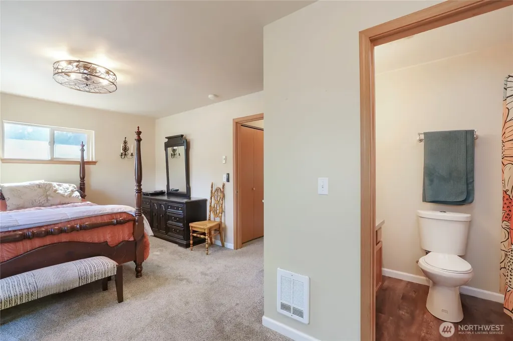 360 NE Max William Loop Poulsbo WA 98370
