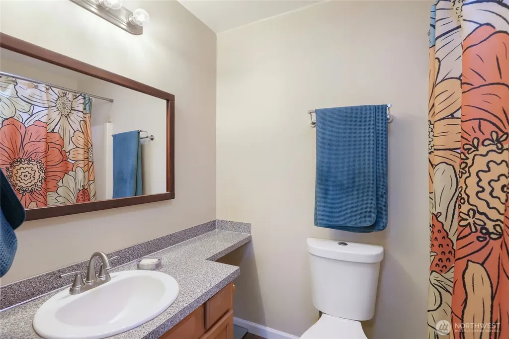 360 NE Max William Loop Poulsbo WA 98370