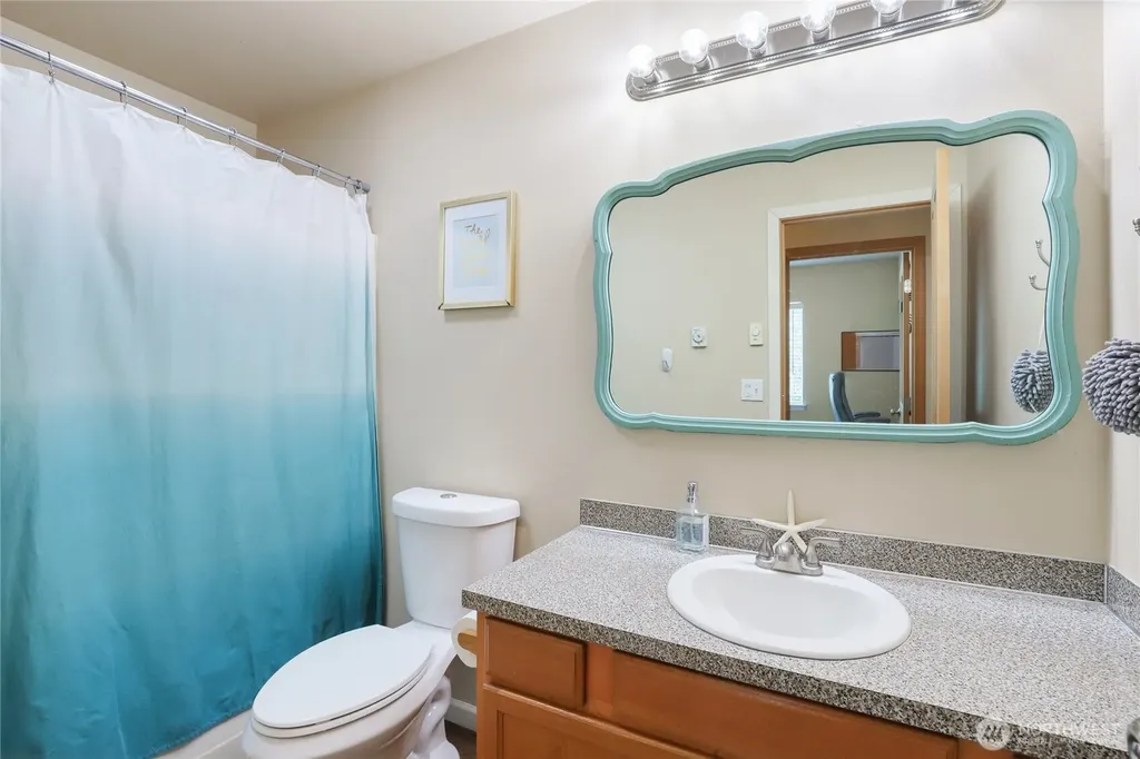 360 NE Max William Loop Poulsbo WA 98370
