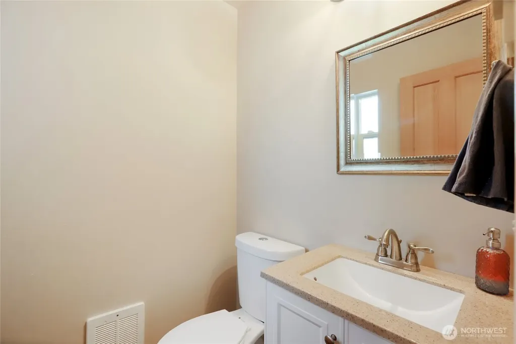 360 NE Max William Loop Poulsbo WA 98370