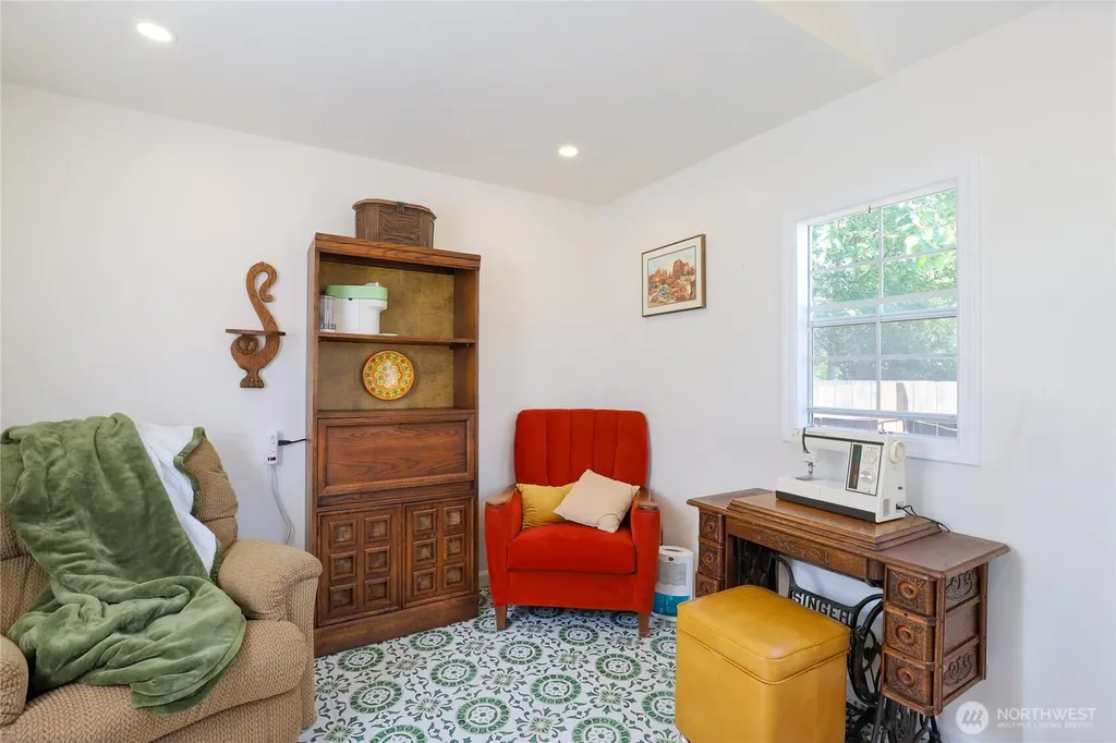 360 NE Max William Loop Poulsbo WA 98370