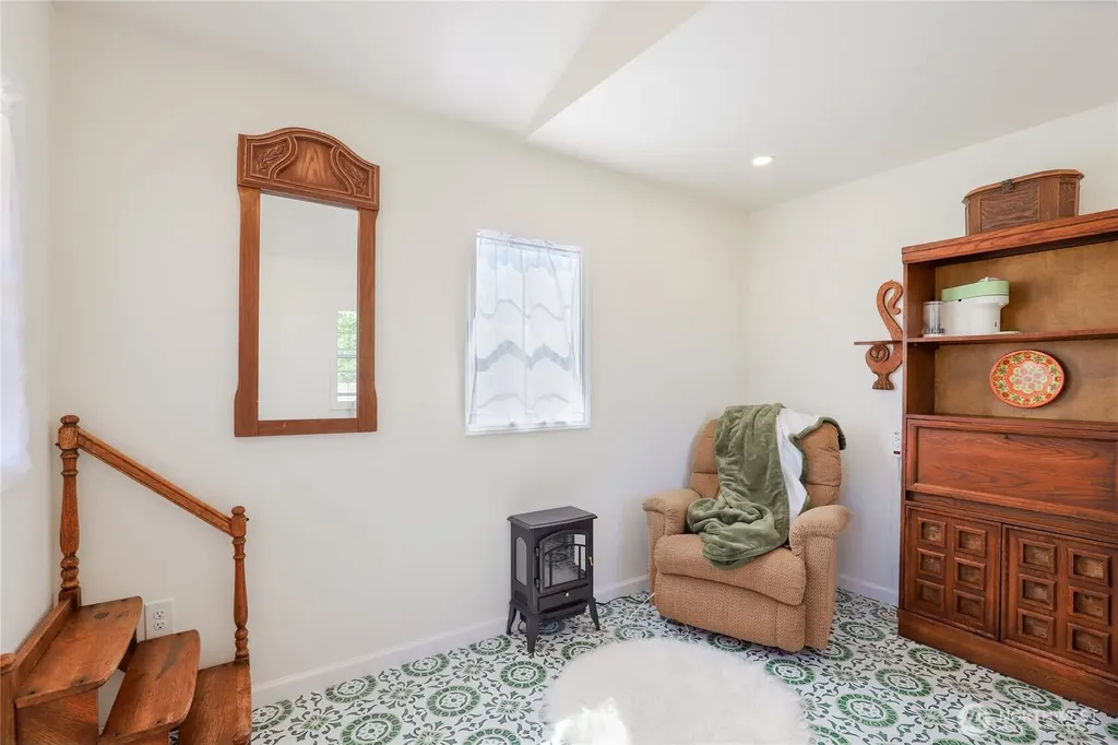 360 NE Max William Loop Poulsbo WA 98370