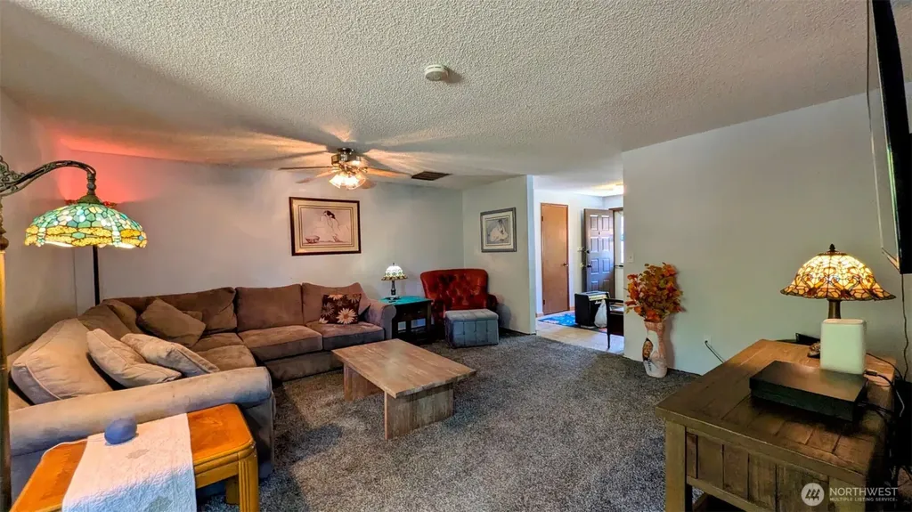 14611 Meadows Court E Tacoma WA 98445