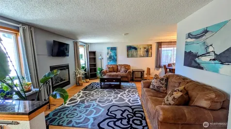 14611 Meadows Court E Tacoma WA 98445