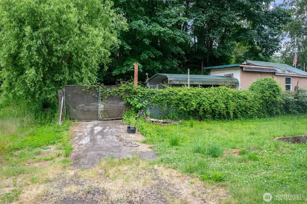 618 N 3rd Avenue Kelso WA 98626