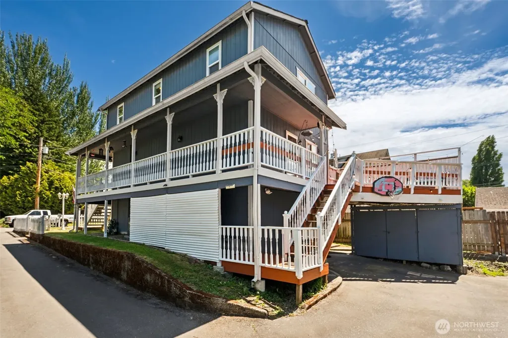 1011 Pennsylvania Avenue Bremerton WA 98337