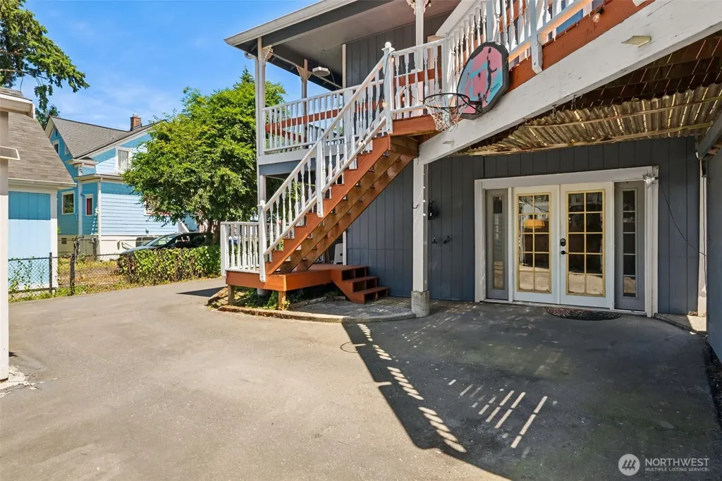 1011 Pennsylvania Avenue Bremerton WA 98337