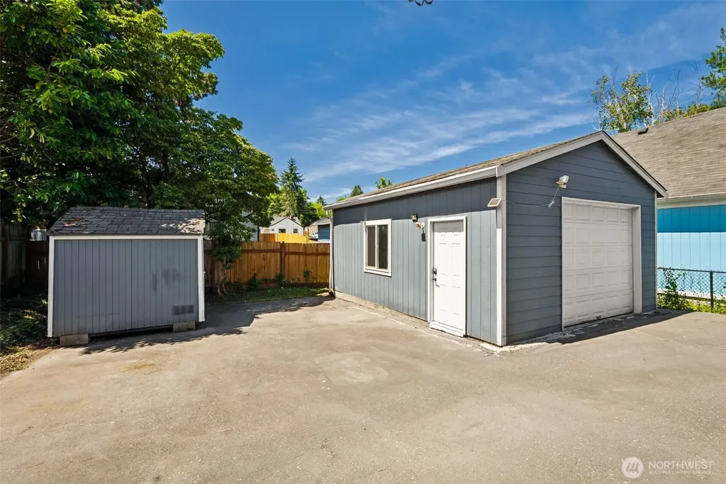 1011 Pennsylvania Avenue Bremerton WA 98337