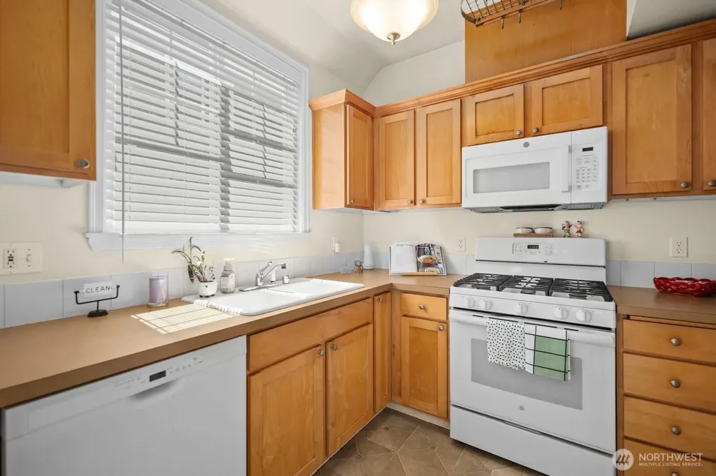 10543 Midvale Avenue N Seattle WA 98133