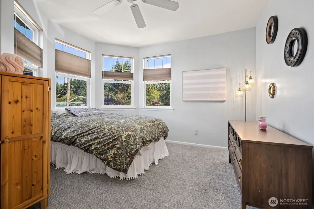 10543 Midvale Avenue N Seattle WA 98133