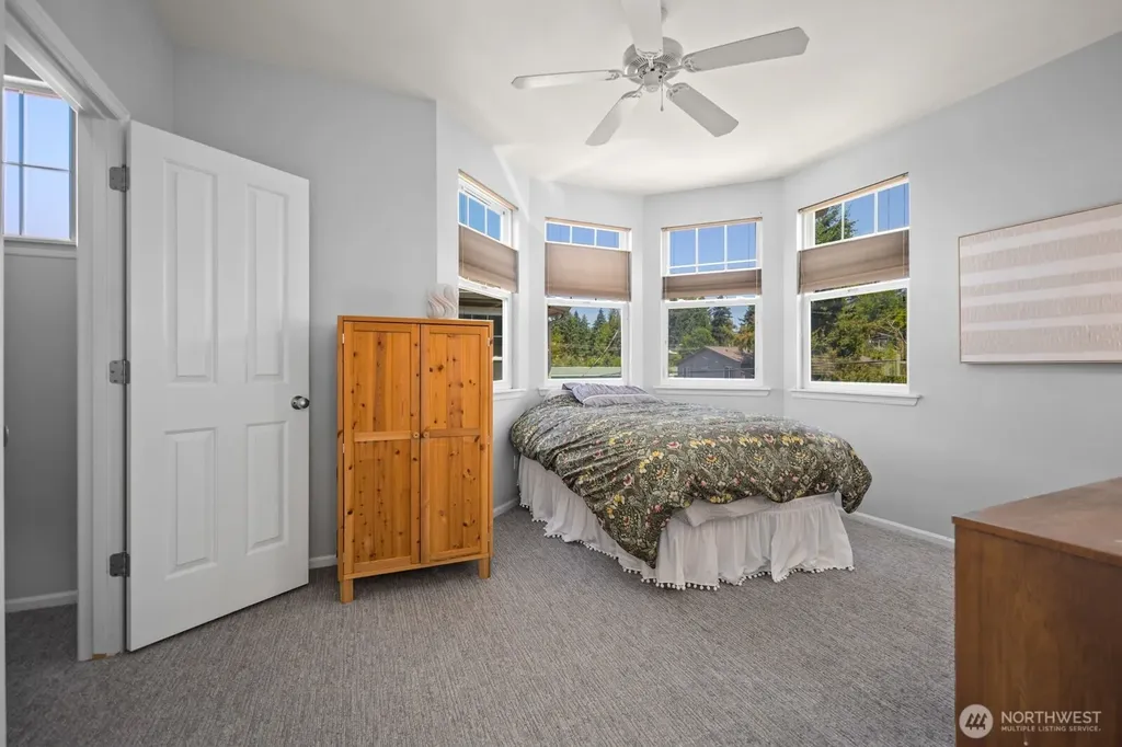10543 Midvale Avenue N Seattle WA 98133