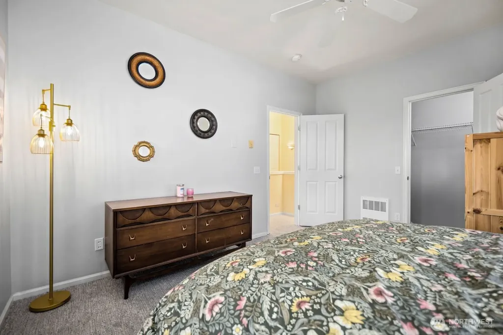 10543 Midvale Avenue N Seattle WA 98133
