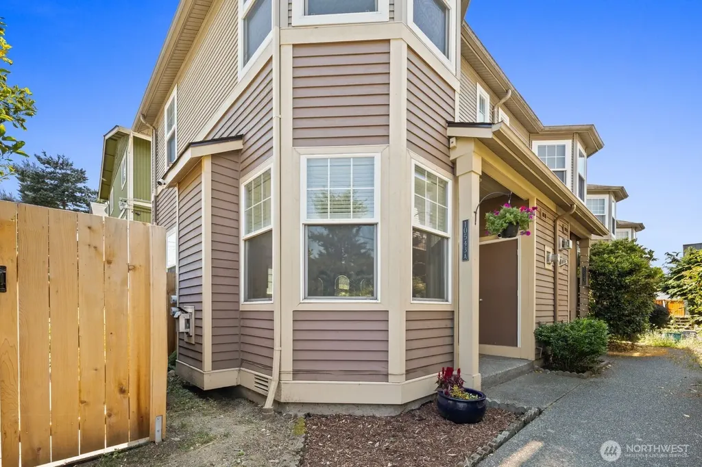 10543 Midvale Avenue N Seattle WA 98133
