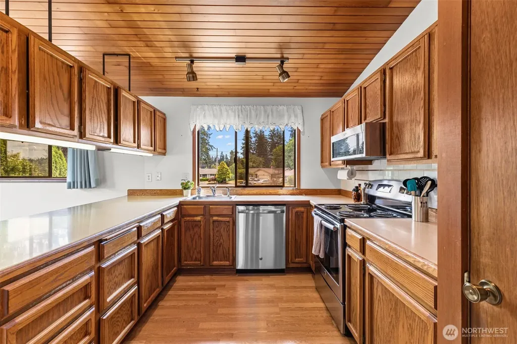 3315 Scenic Drive SE Auburn WA 98092