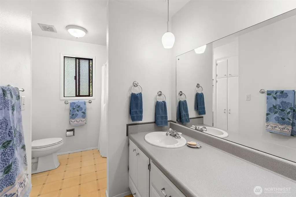 3315 Scenic Drive SE Auburn WA 98092