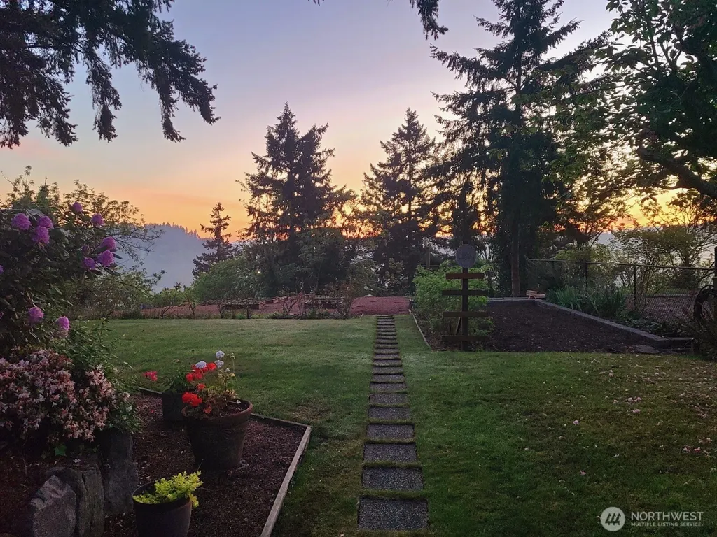 3315 Scenic Drive SE Auburn WA 98092
