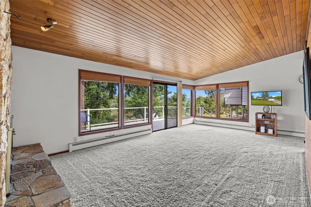3315 Scenic Drive SE Auburn WA 98092