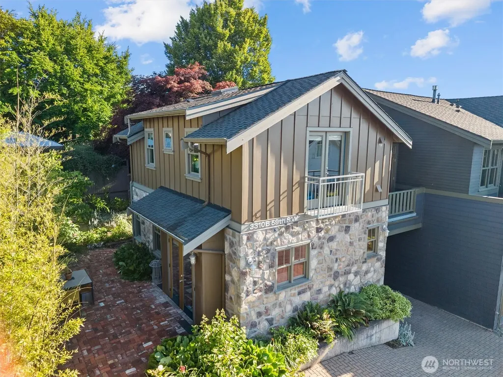 3310 59th Avenue SW Seattle WA 98116