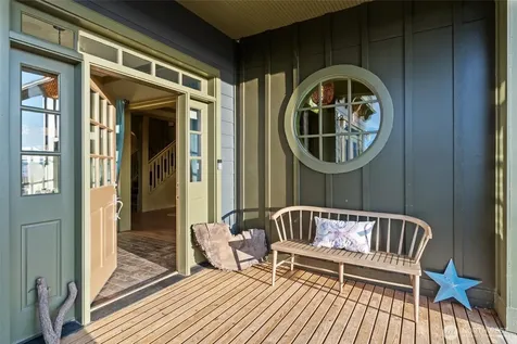 3310 59th Avenue SW Seattle WA 98116