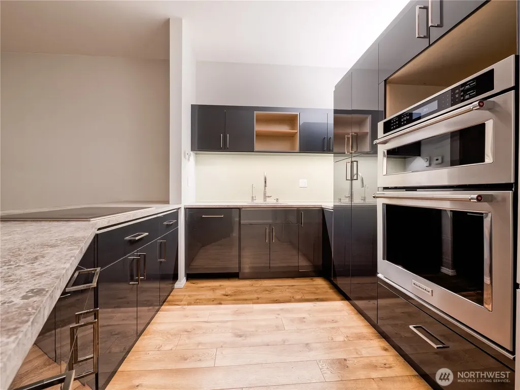 526 1st Avenue S Seattle WA 98104