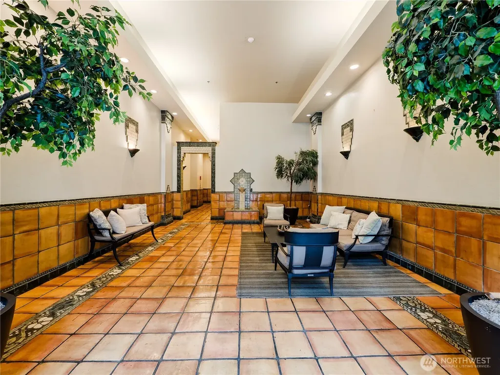 526 1st Avenue S Seattle WA 98104