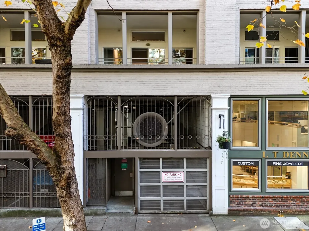 526 1st Avenue S Seattle WA 98104