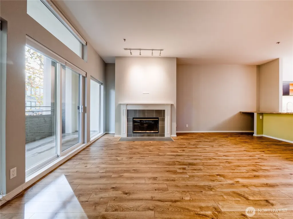 526 1st Avenue S Seattle WA 98104