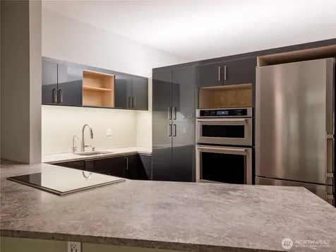 526 1st Avenue S Seattle WA 98104