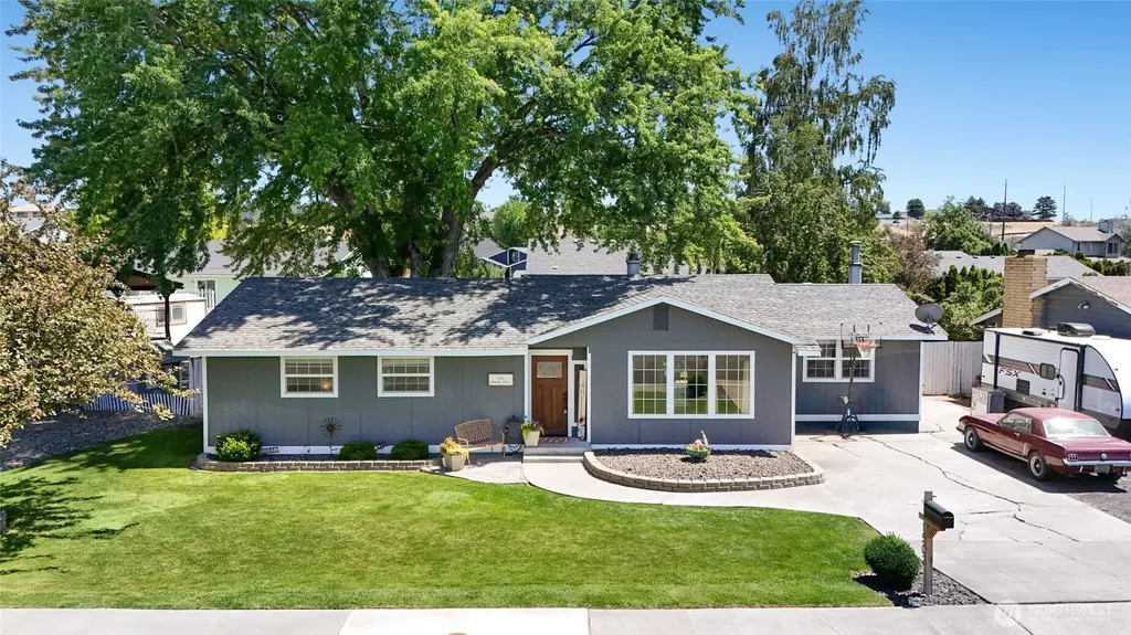 1503 S Lakeway Drive Moses Lake WA 98837