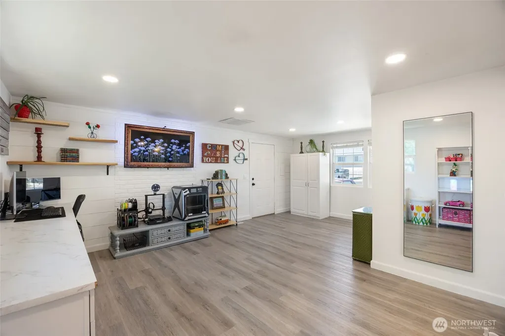 1503 S Lakeway Drive Moses Lake WA 98837