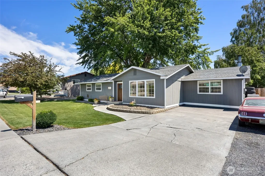 1503 S Lakeway Drive Moses Lake WA 98837