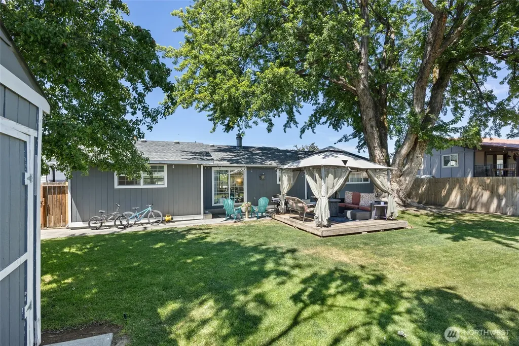 1503 S Lakeway Drive Moses Lake WA 98837