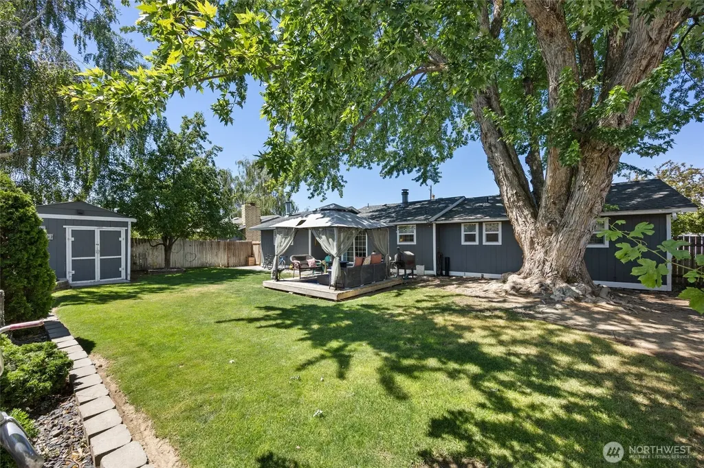 1503 S Lakeway Drive Moses Lake WA 98837