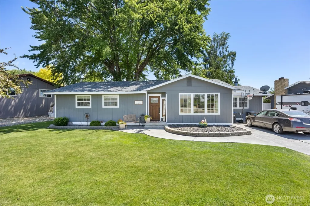 1503 S Lakeway Drive Moses Lake WA 98837