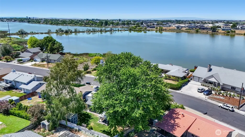 1503 S Lakeway Drive Moses Lake WA 98837