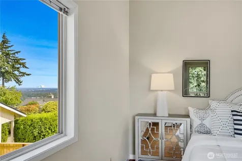 14225 SE 44th Street Bellevue WA 98006