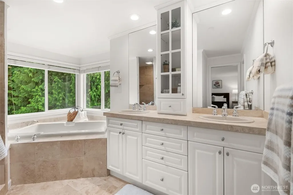 15813 SE 160th Place Renton WA 98058