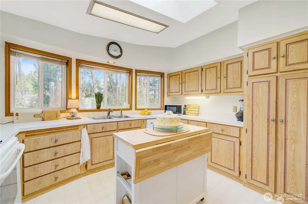 1831 198th Place Long Beach WA 98631