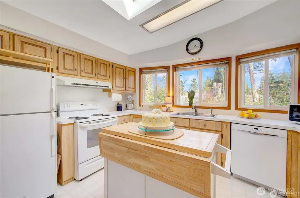 1831 198th Place Long Beach WA 98631